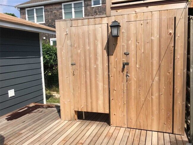 Building Photo - 107 Bungalow Ln