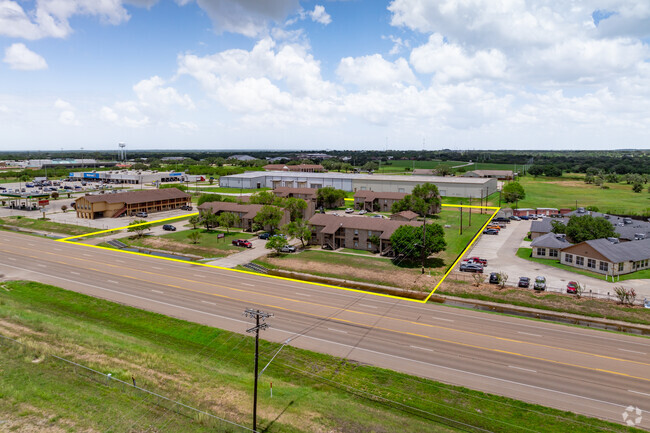 Golden Plaza Parcel Outline - Golden Plaza Apartments