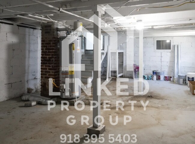Building Photo - Beautifully Updated 3-Bedroom Home Near Downtown Tulsa