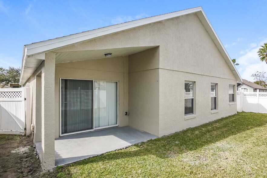 Building Photo - 14863 Lady Victoria Blvd