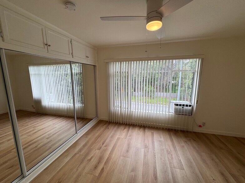 Building Photo - 11662 Sunset Blvd