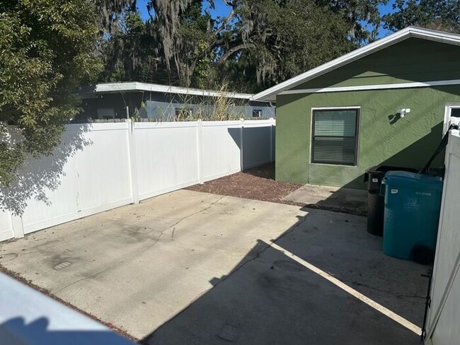 Building Photo - Charming Downtown Orlando Half Duplex – Yo...