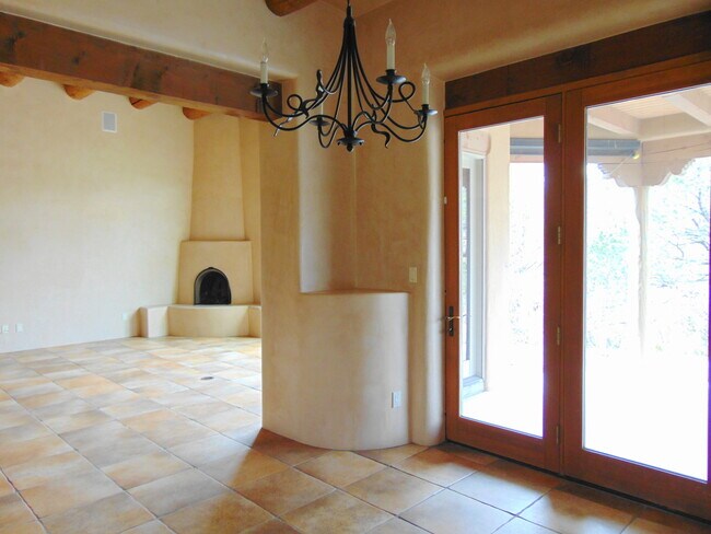 Building Photo - 416 Calle Kokopelli - *LEASE PENDING*