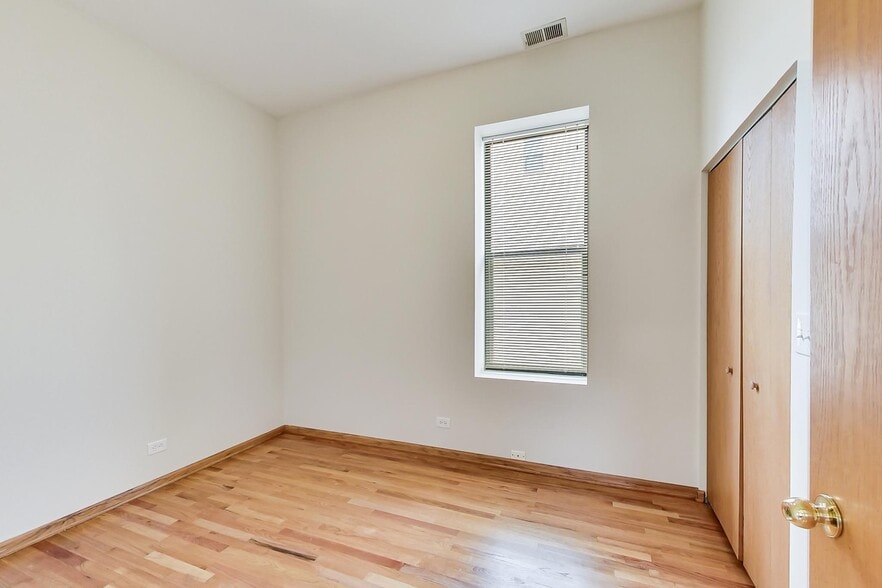 Building Photo - 1769 N Clybourn Ave