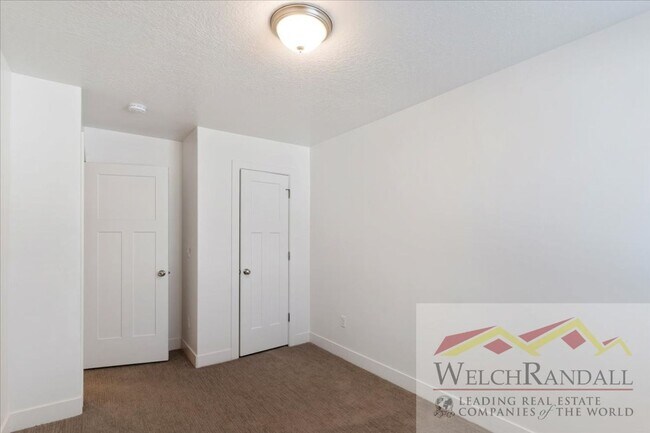 Building Photo - Shady Brook Townhomes