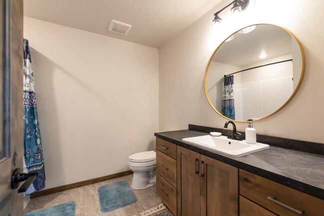 Building Photo - Beautiful Single Family Home in North Bismarck