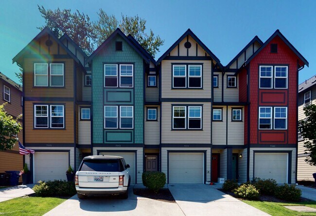 Building Photo - West Seattle Townhome - 2 bedroom 2 bathroom located in Sylvan Ridge Townhomes!  Available now!