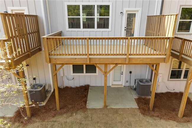 Building Photo - 3575 Overlook Rd NW