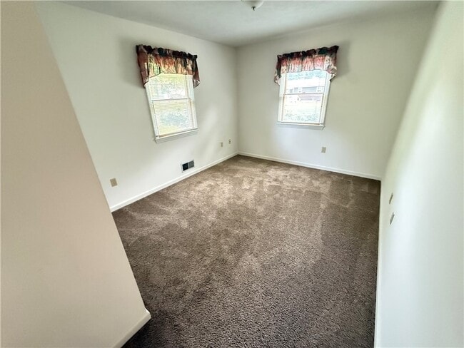 Building Photo - 9 Wisteria Ln
