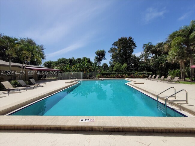 Building Photo - 7523 Greenlake Dr