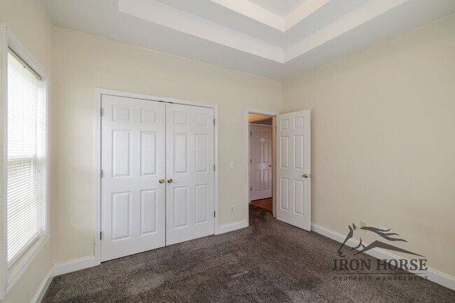Building Photo - 411 Timber Creek Dr