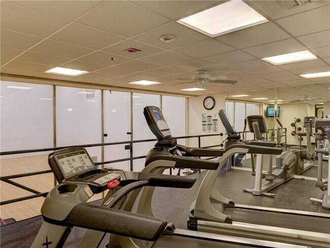 Building Photo - 40 N Interstate Hwy 35