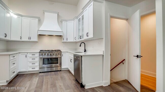 Building Photo - 2706 Lime Kiln Ln