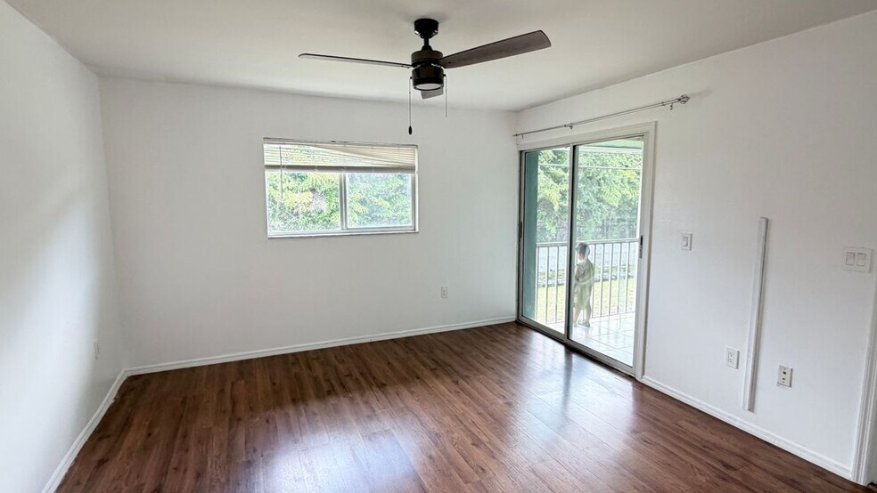 Building Photo - 148 Cypress Way E