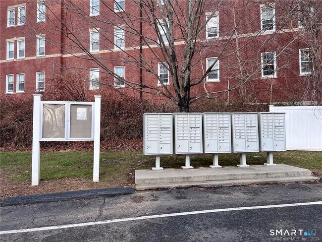 Building Photo - 527 W Thames St