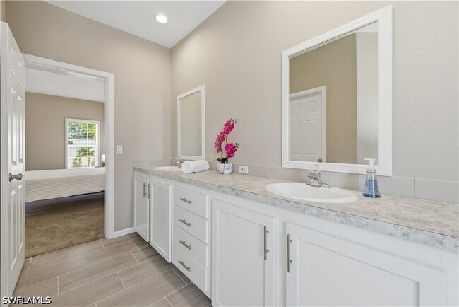 Building Photo - 24 Red Poinciana Dr