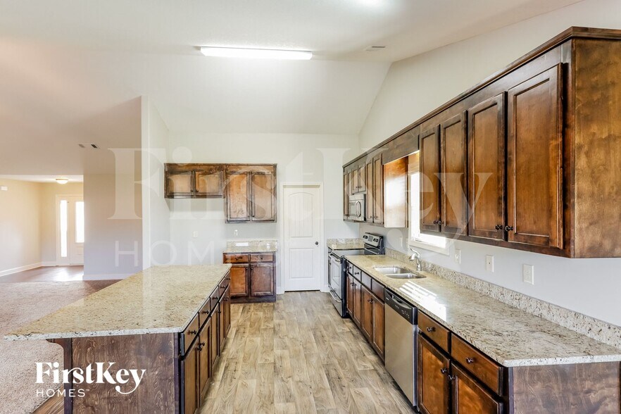 Building Photo - 1028 Lake Vista Dr