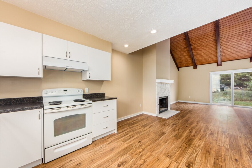 New appliances are Stainless Steel - 3003 Cranston Dr
