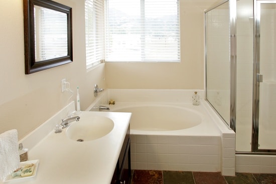 Building Photo - 6124 Maple Ct