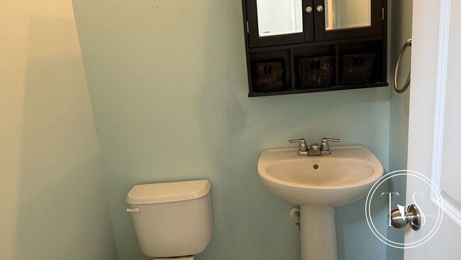 Building Photo - RATE DROP ALERT! (was $3000/month) and SUM...