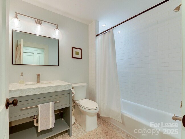 Building Photo - 508 Seldon Dr