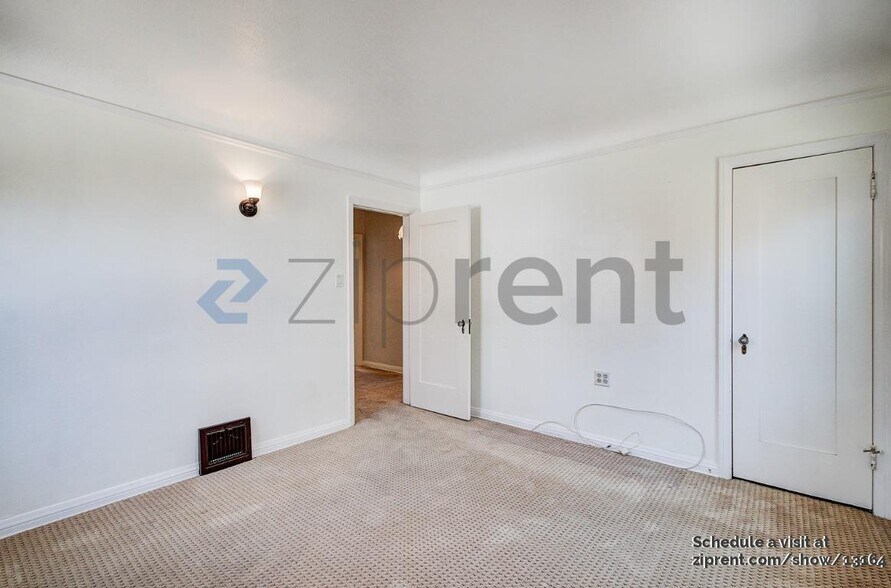 Building Photo - Unit
