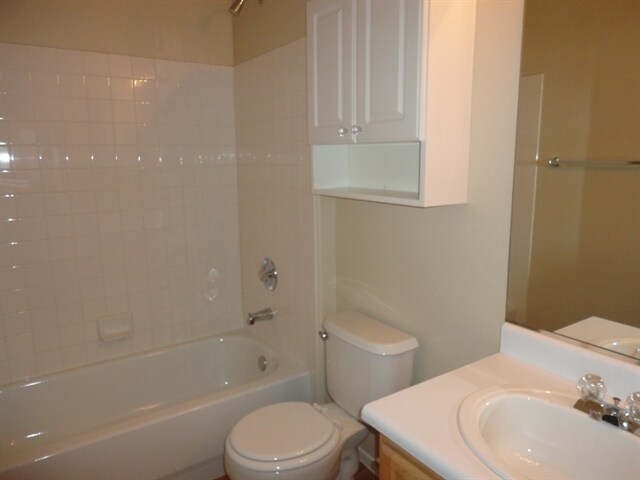 Building Photo - 207 Luninborg St