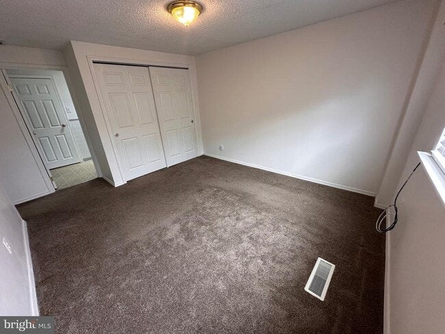 Building Photo - 12032 Millbrook Rd