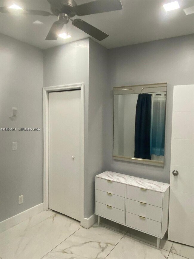 Building Photo - 2242 Polk St