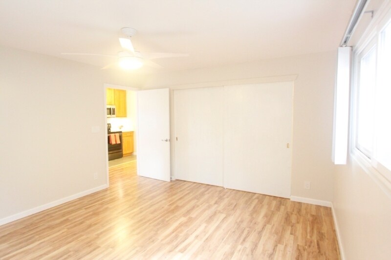 Building Photo - 923 Green St