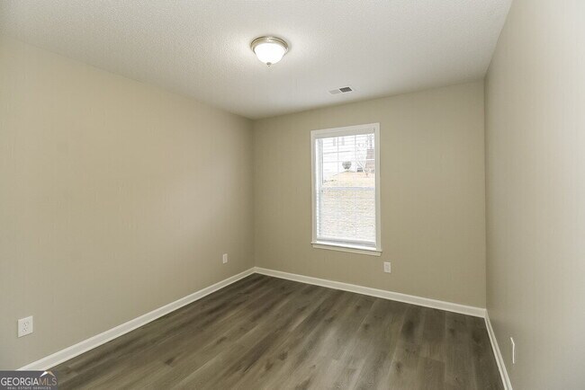 Building Photo - 10990 Knotty Pine Pl