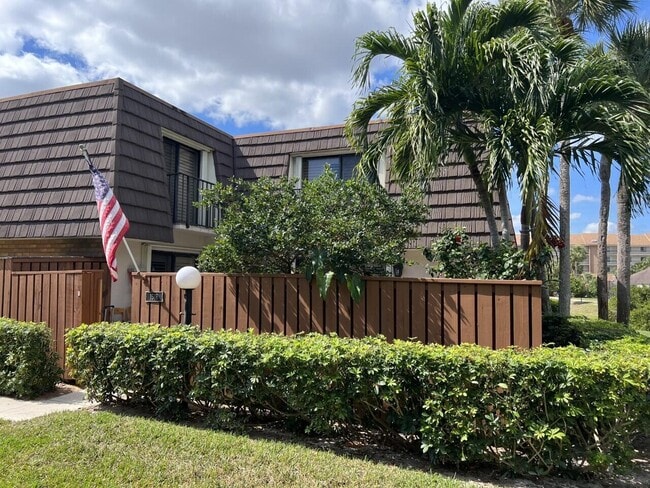 Building Photo - 1509 15th Ct