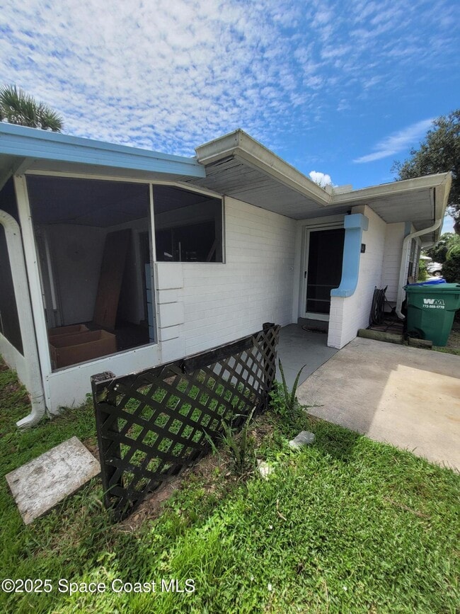 Building Photo - 413 Del Monte Rd