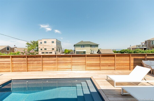 Building Photo - 319 Wilmot Rd