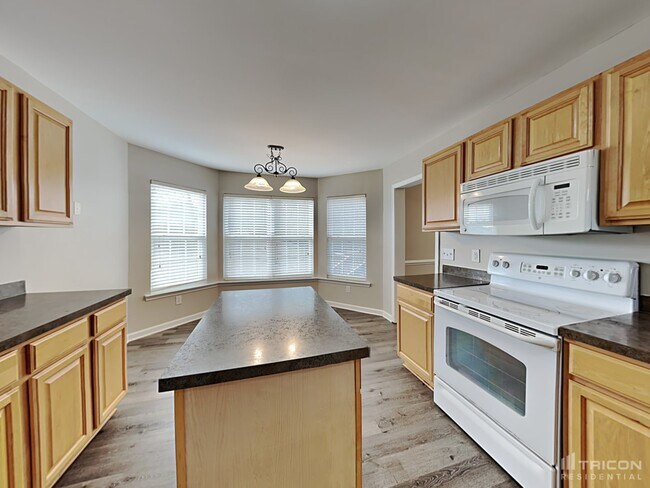 Building Photo - 121 Stoneheath Dr