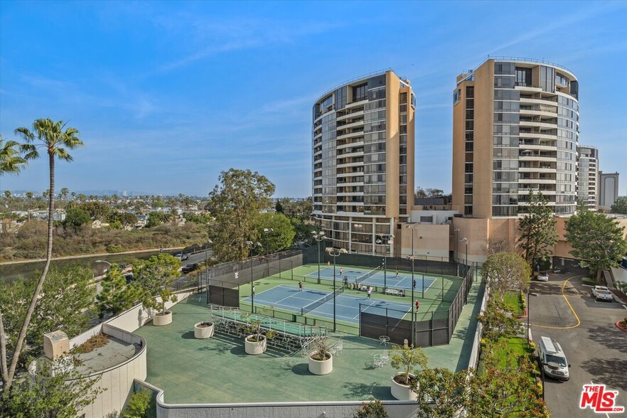 Building Photo - 4316 Marina City Dr