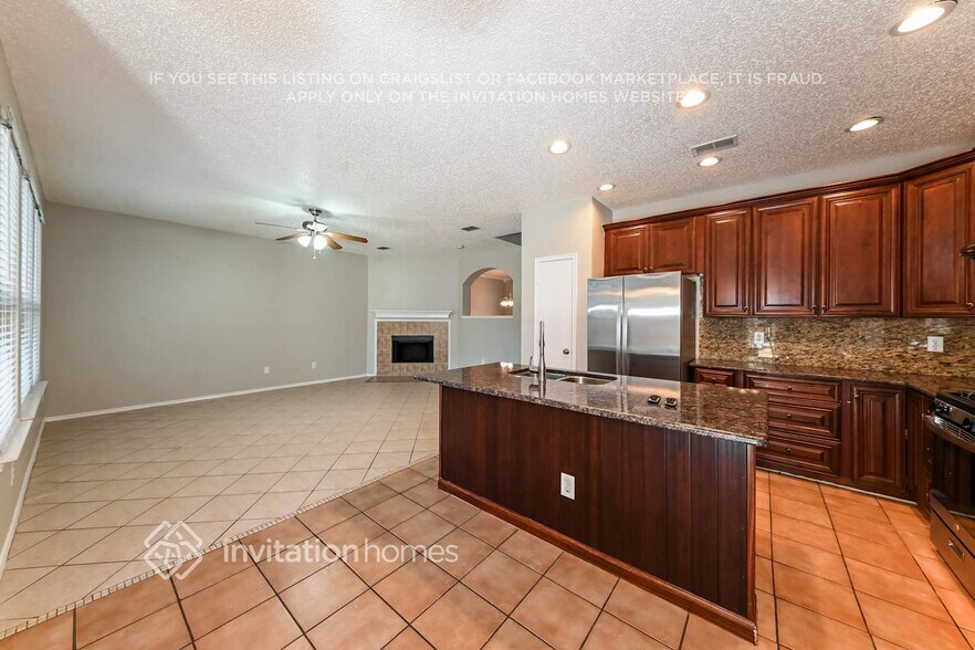 Building Photo - 4906 Autumn Hill