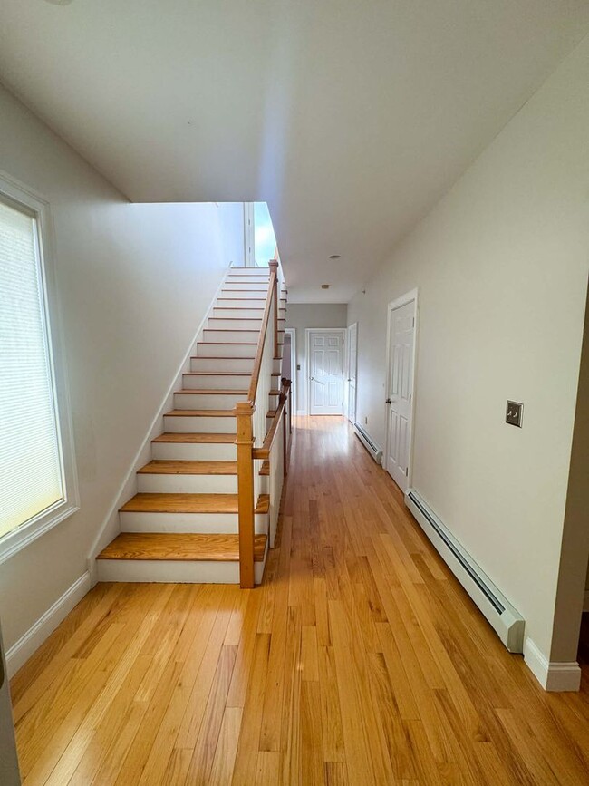 Building Photo - Luxury long term rental in the Heart of Br...