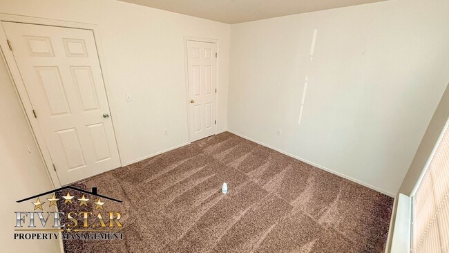 Building Photo - 2815 Flint Hills Dr