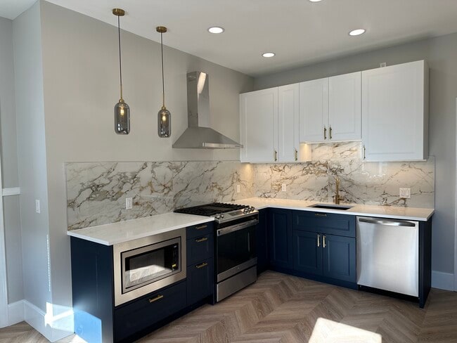 Building Photo - 124 Vinton St, 3