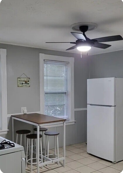 Building Photo - 9 Reeves St