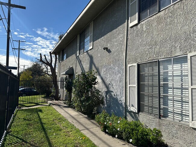 Building Photo - 11471 Bessemer St