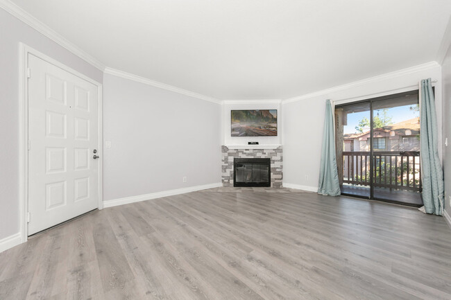 Building Photo - 12043 Alta Carmel Ct