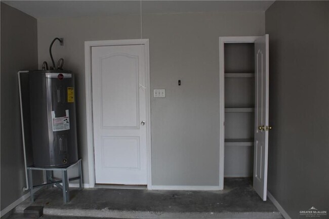 Building Photo - 3824 Umar Ave