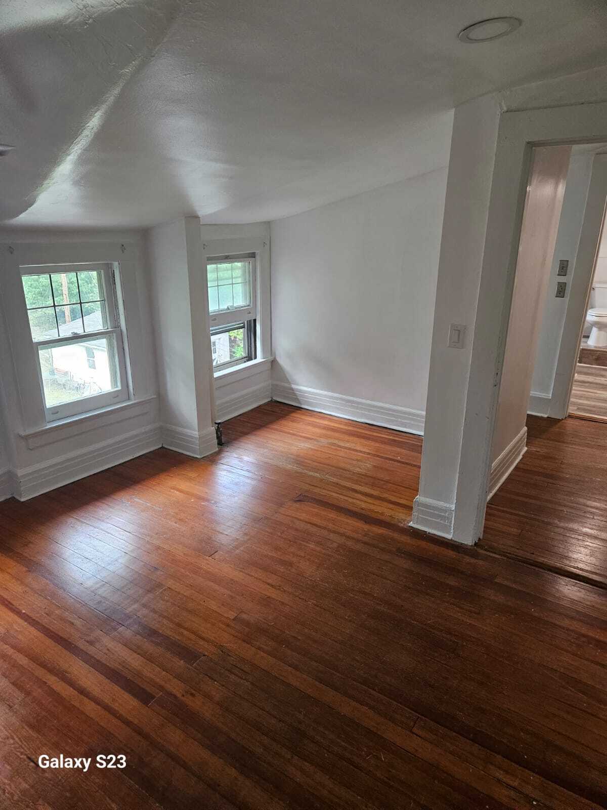 Building Photo - 114 Elm St