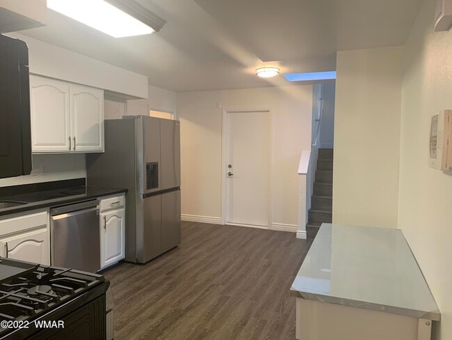 Building Photo - 580 N 9th Dr