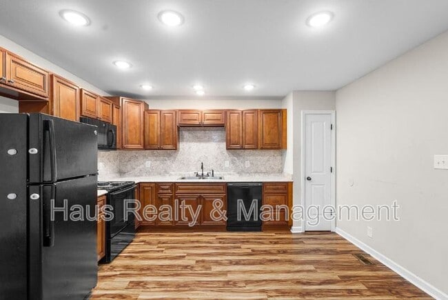 Building Photo - 1709 Evans Rd