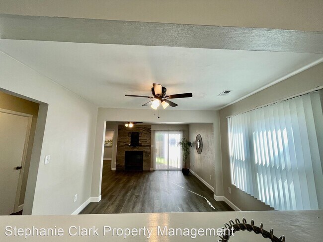 Building Photo - 5 br, 3.5 bath House - 1317 Beacons Reach ...