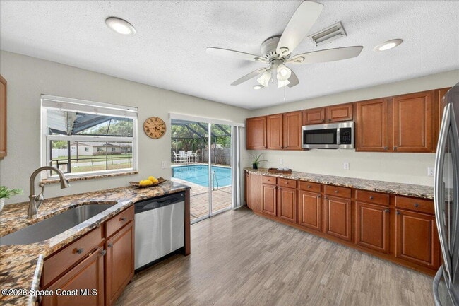 Building Photo - Merritt Island Pool Home