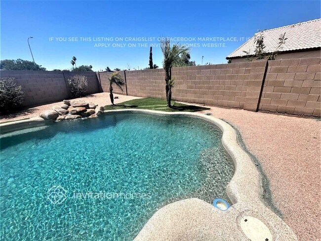 Building Photo - 8820 N 44th Ln